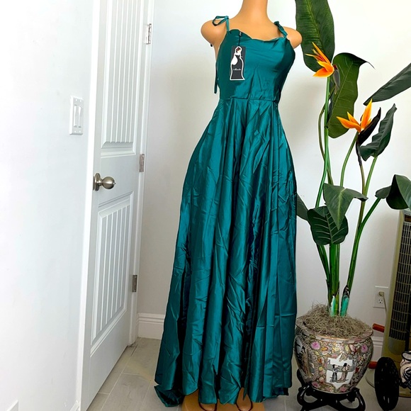 BRAND NEW MIA ODUO WEDDING DRESS - Picture 1 of 3